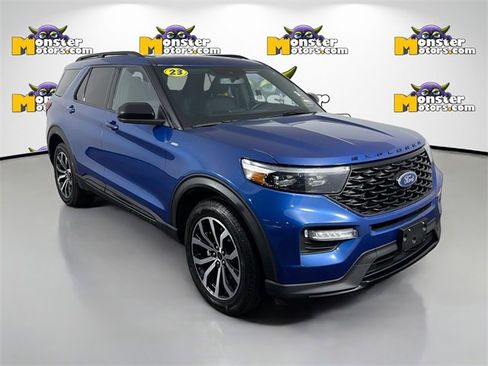 Used 2023 Ford Explorer ST-Line image 3