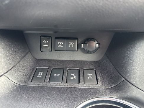 Used 2018 Toyota Highlander XLE image 34