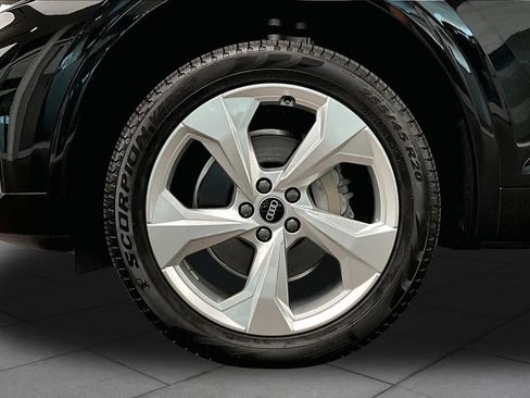 Certified 2025 Audi Q5 2.0T Premium Plus w/ Premium Plus Package image 11