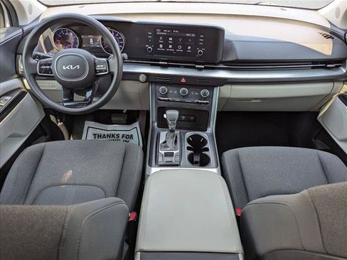 Used 2022 Kia Carnival LX FWD image 16
