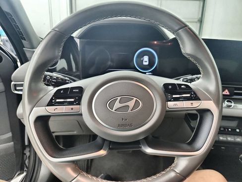 Used 2025 Hyundai Elantra SEL FWD image 24