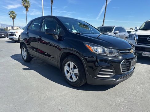 Used 2019 Chevrolet Trax LS w/ LPO, Cargo Package image 3