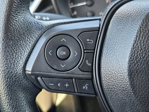 Used 2025 Toyota Corolla LE image 39