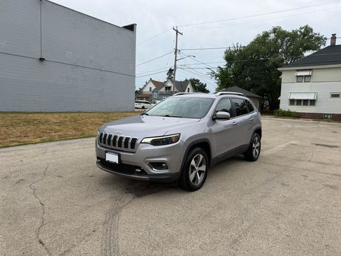 Used 2021 Jeep Cherokee Limited w/ Elite Package AWD/4WD image 3