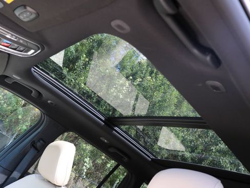 Used 2023 Jeep Grand Cherokee Limited RWD image 10