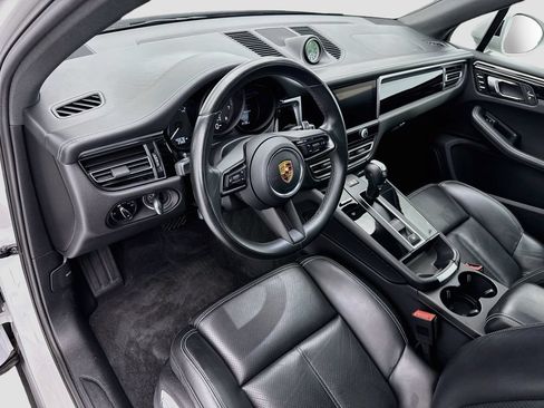 Used 2022 Porsche Macan AWD/4WD image 9