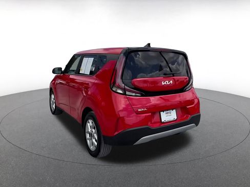 Used 2025 Kia Soul LX w/ LX Technology Package FWD image 11