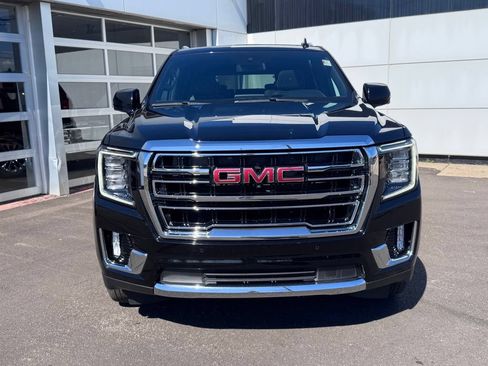 Used 2023 GMC Yukon XL SLT w/ SLT Premium Package AWD/4WD image 10