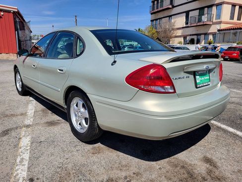Used 2006 Ford Taurus SE image 3