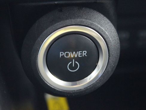 Used 2023 Toyota Venza LE AWD/4WD image 7