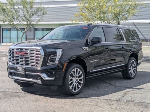 New 2026 GMC Yukon XL Denali w/ Denali Reserve Package AWD/4WD image 9