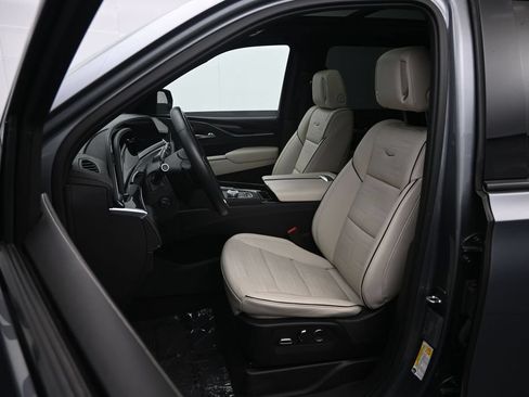 Used 2021 Cadillac Escalade ESV Sport w/ Driver Assist Tech Package AWD/4WD image 20
