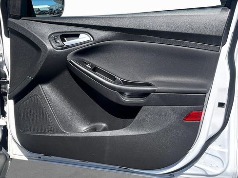 Used 2017 Ford Focus SE image 17