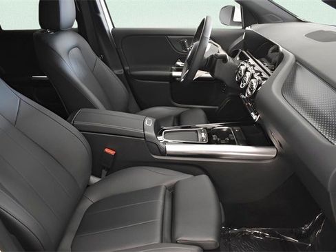 New 2025 Mercedes-Benz GLA 250 4MATIC image 15