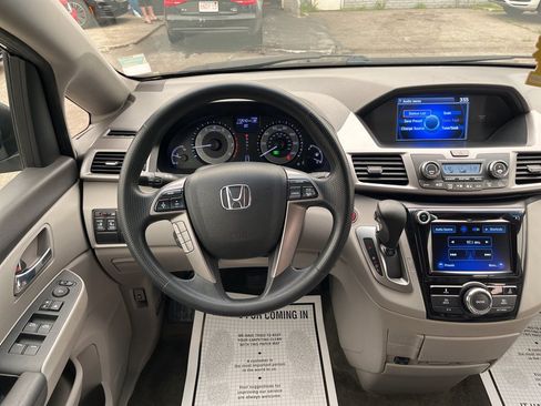 Used 2016 Honda Odyssey EX image 18