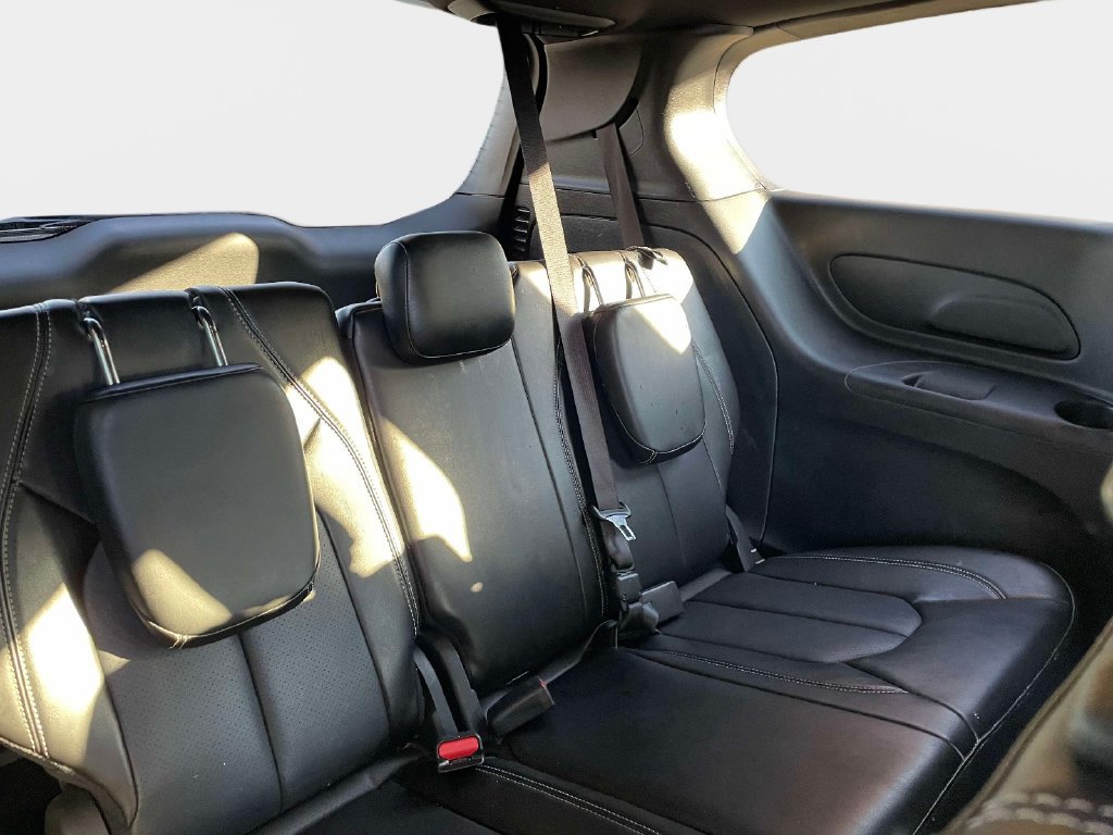 Used 2025 Chrysler Pacifica Select FWD image 12