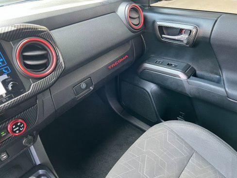 Used 2017 Toyota Tacoma TRD Sport w/ Tow Package image 25