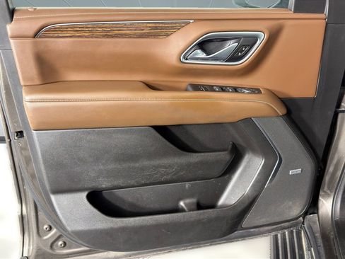 Used 2021 Chevrolet Tahoe High Country w/ Premium Package image 26