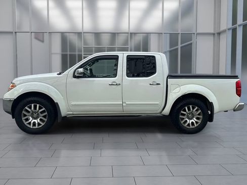 Used 2013 Nissan Frontier SL w/ Moonroof Pkg AWD/4WD image 7