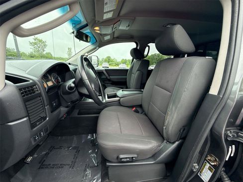 Used 2010 Nissan Titan SE w/ SE Value Truck Pkg AWD/4WD image 13