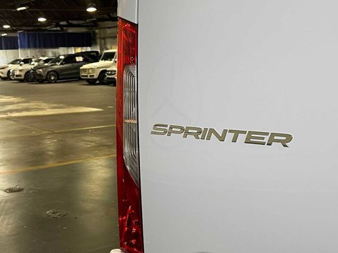 Used 2025 Mercedes-Benz Sprinter 2500 image 14