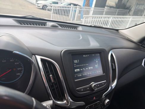 Used 2018 Chevrolet Equinox LT image 24