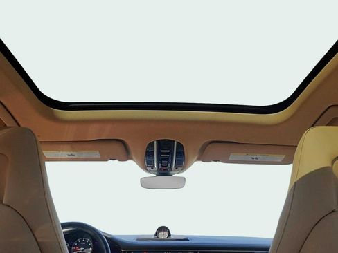 Used 2021 Porsche Panamera w/ Premium Package image 26