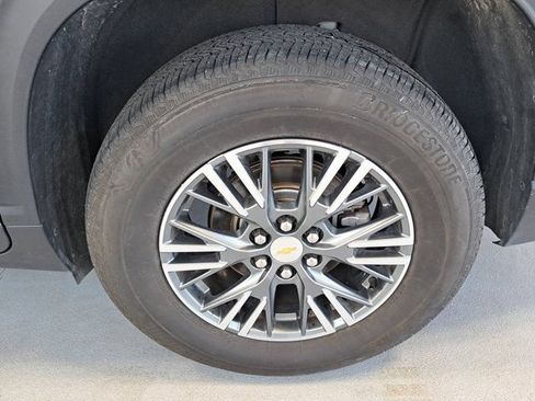 Used 2024 Chevrolet Traverse LT AWD/4WD image 35