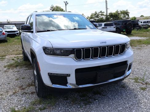 Used 2022 Jeep Grand Cherokee L Limited AWD/4WD image 8