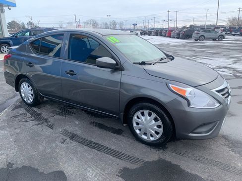 Used 2018 Nissan Versa S Plus image 2