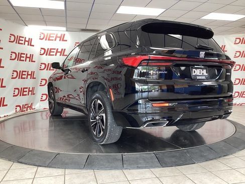 Used 2025 Buick Enclave Sport Touring FWD image 5