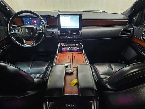 Used 2019 Lincoln Navigator Reserve image 20