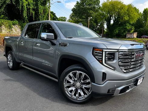 Used 2023 GMC Sierra 1500 Denali w/ Denali Reserve Package AWD/4WD image 1
