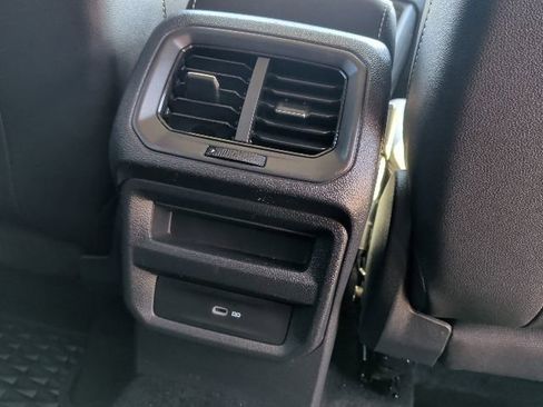 Used 2023 Volkswagen Taos SE image 19