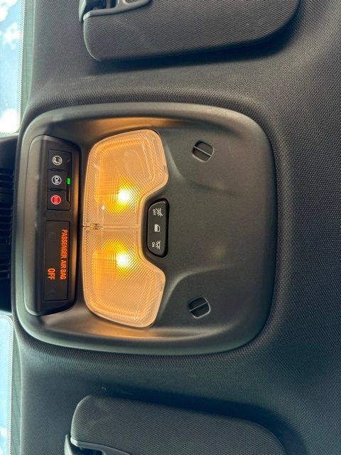 Used 2024 GMC Canyon AT4 w/ Technology Package AWD/4WD image 32