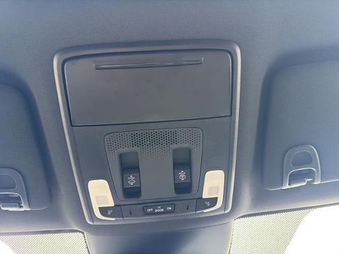 Used 2025 Honda Pilot TrailSport image 35