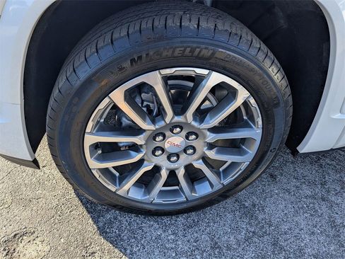 Certified 2023 GMC Acadia Denali w/ Denali Ultimate Package image 13