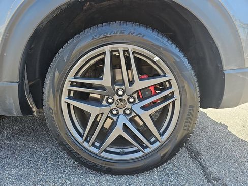 Used 2025 Ford Explorer ST-Line w/ ST-Line Street Pack AWD/4WD image 34