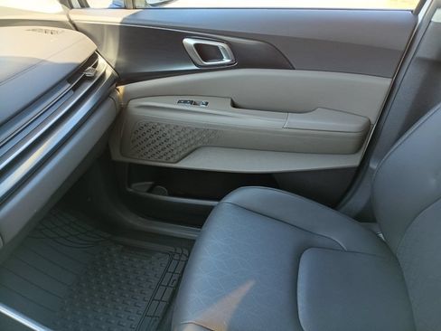 Used 2026 Kia Carnival FWD image 12