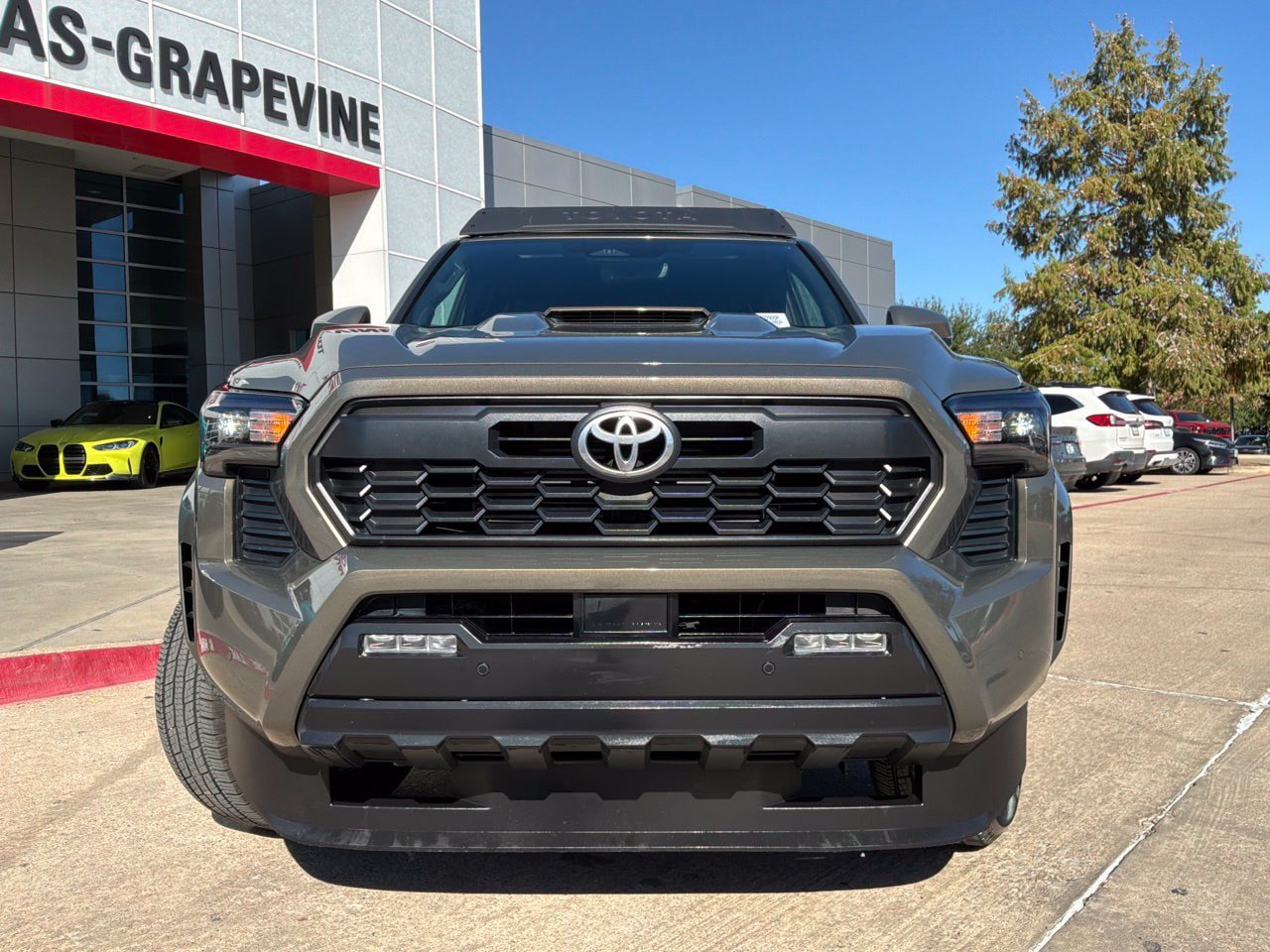 Used 2024 Toyota Tacoma TRD Sport w/ TRD Sport Upgrade Package RWD image 3