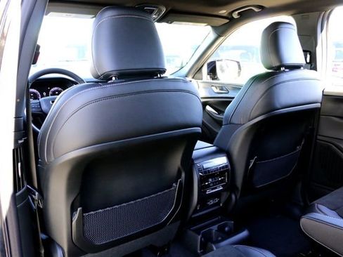 New 2025 Jeep Grand Cherokee L Laredo image 17