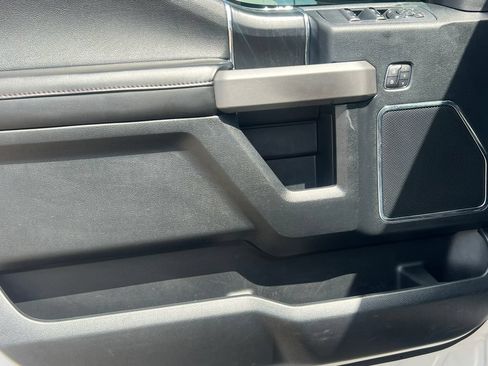 Used 2019 Ford F150 Platinum w/ Equipment Group 701A Luxury AWD/4WD image 18