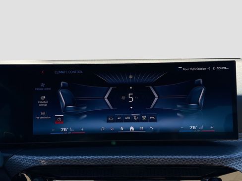 Used 2025 BMW M240i xDrive M240i image 37