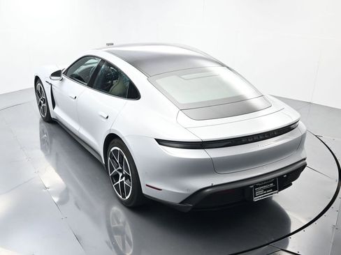 Used 2025 Porsche Taycan image 40
