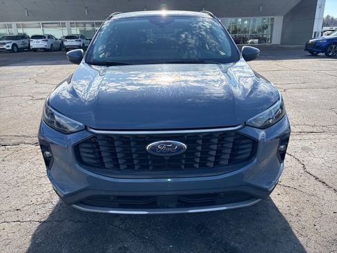 Used 2024 Ford Escape Platinum image 9