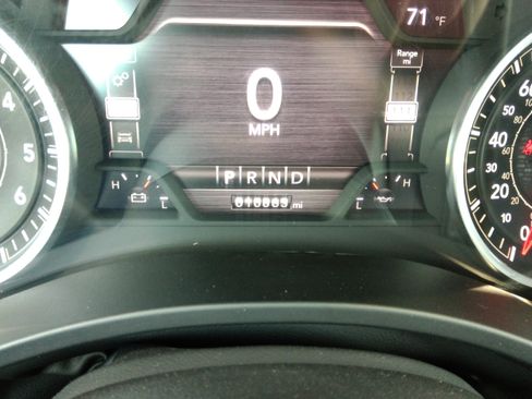 Used 2024 RAM 1500 Laramie AWD/4WD image 10