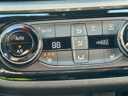 Used 2024 Buick Envista Sport Touring w/ Convenience I Package image 19