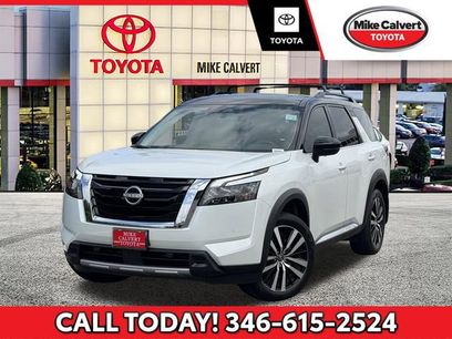 Used 2025 Nissan Pathfinder Platinum w/ Cargo Package