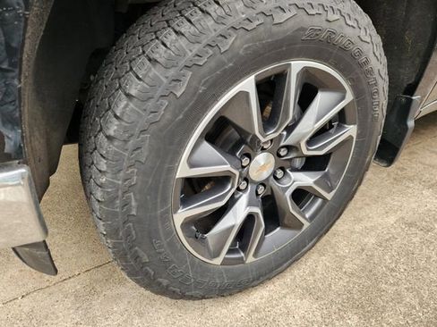 Used 2024 Chevrolet Silverado 1500 LT image 10