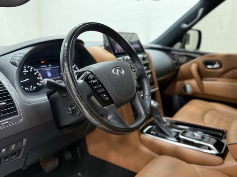 Used 2024 INFINITI QX80 Sensory image 20